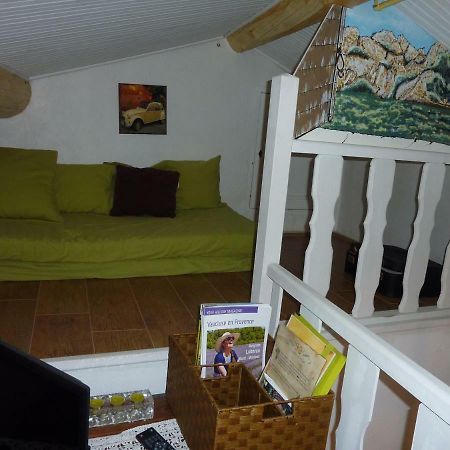 Gite Fa Mille Maison Bleu Robion en Luberon Esterno foto