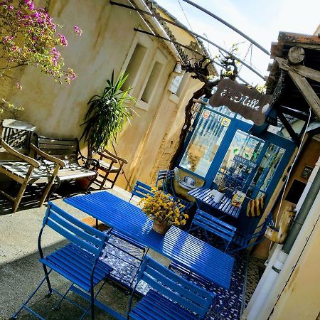 Gite Fa Mille Maison Bleu Robion en Luberon Esterno foto