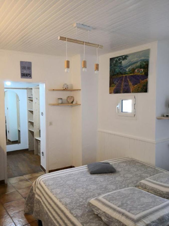 Gite Fa Mille Maison Bleu Robion en Luberon Esterno foto