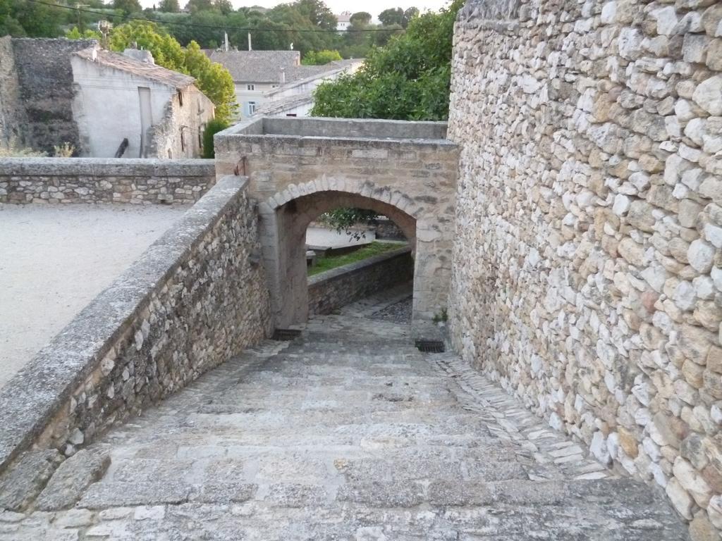 Gite Fa Mille Maison Bleu Robion en Luberon Esterno foto