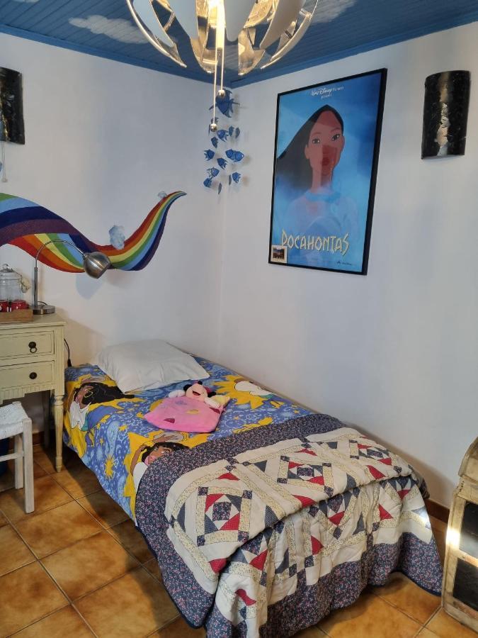 Gite Fa Mille Maison Bleu Robion en Luberon Esterno foto