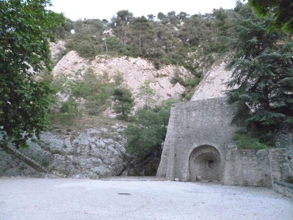 Gite Fa Mille Maison Bleu Robion en Luberon Esterno foto