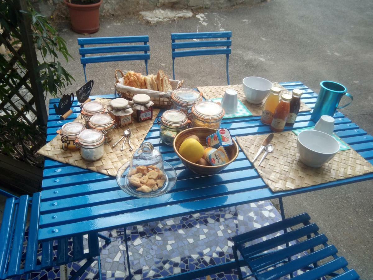 Gite Fa Mille Maison Bleu Robion en Luberon Esterno foto