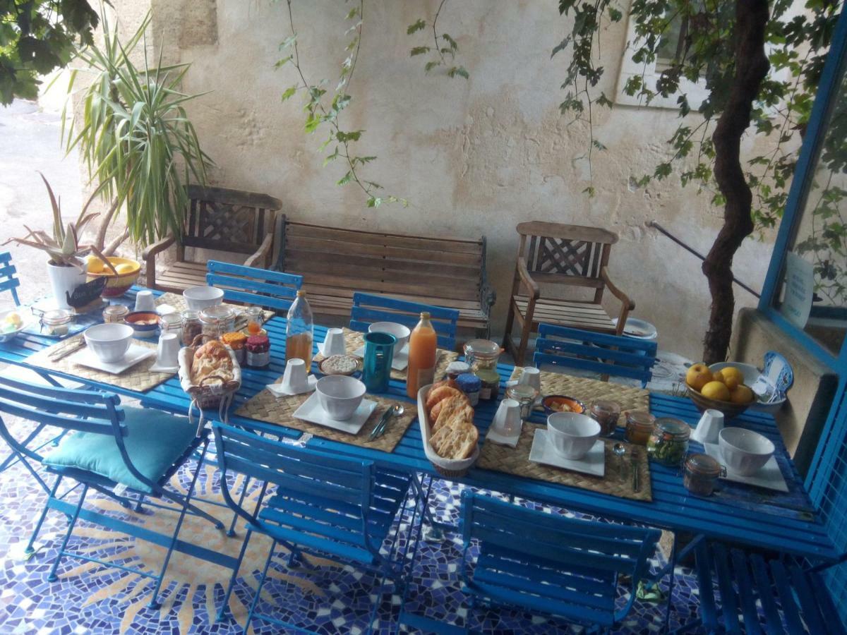 Gite Fa Mille Maison Bleu Robion en Luberon Esterno foto