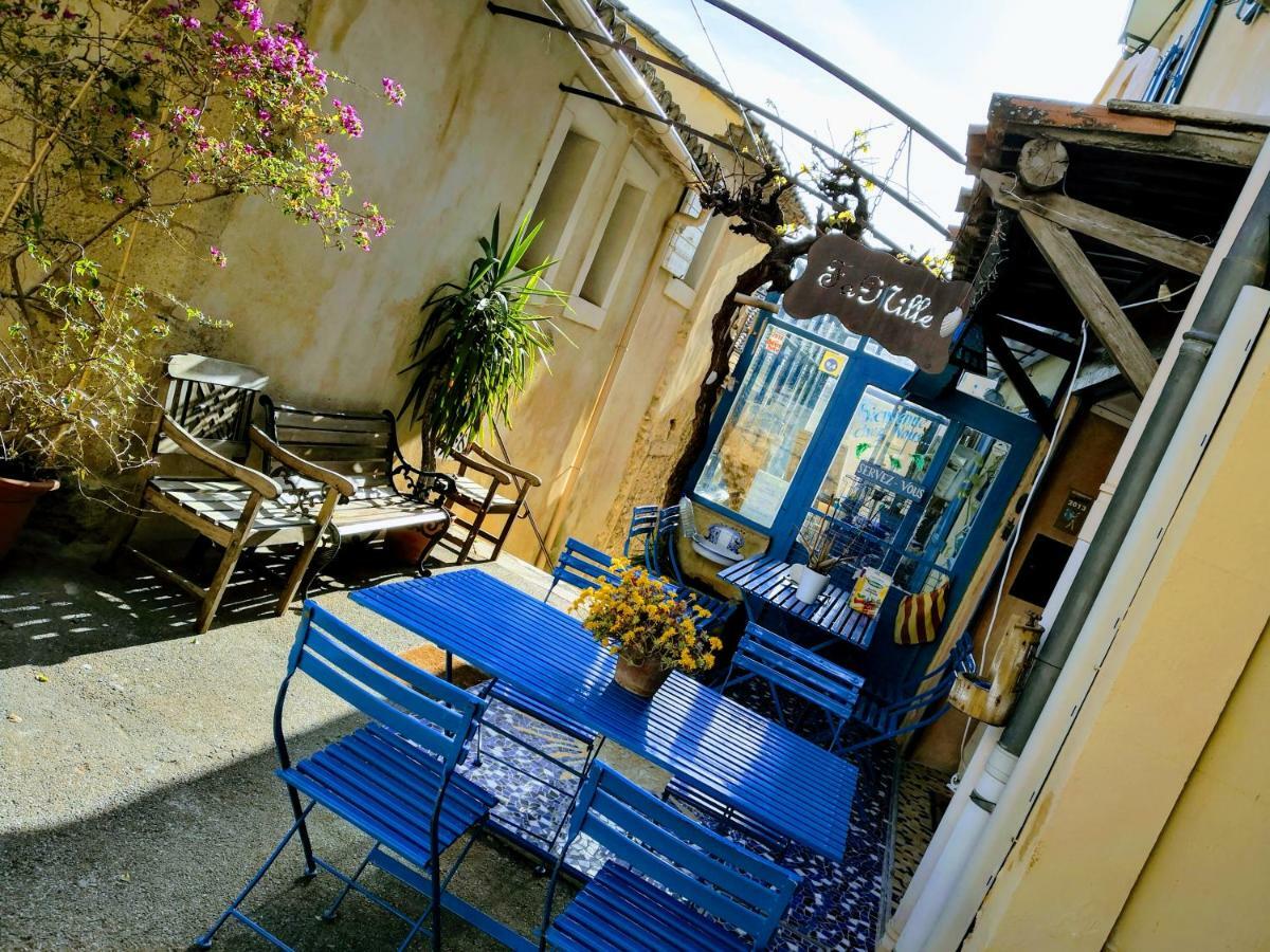 Gite Fa Mille Maison Bleu Robion en Luberon Esterno foto